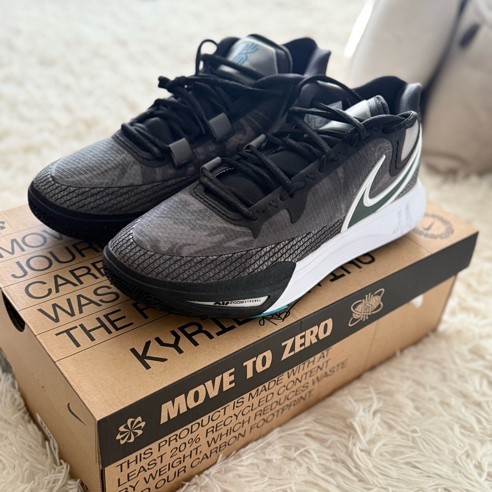 Nike Kyrie 8 “Orca” Black/Mercury Grey-White Size 11 NIB